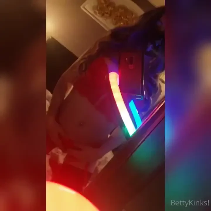 Ooouuuuffff betty on fire tonight and the song ughhhh theme as i get 