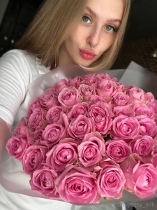 I m the kind of girl who loves to spoil herself with flowers why wait