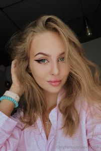 I m the girl who blushes at compliments but don t let that fool you i