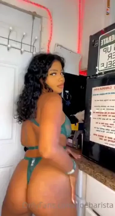 Butt plug vid is being sent out tomorrow 