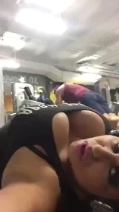 Leg lifts in the gym when i let ou a weird noise