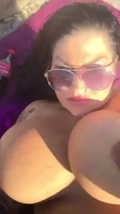 Flashing on the beach part 1 