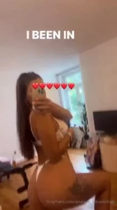 Je suis en live pr sentement sur mon vip avec mon amie clic sur mon