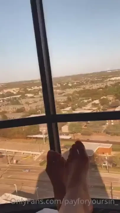 Feet and views sub to my vip for my exclusive content 