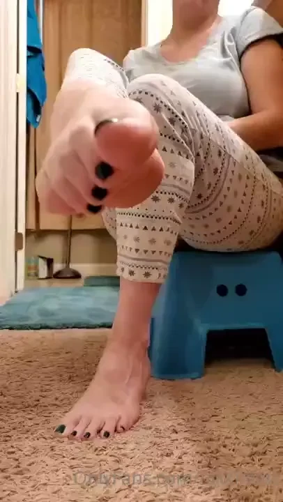 I want to scrunch my sole on your face 