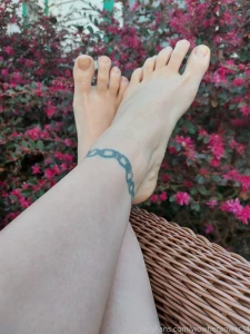 Here s your friday freebie just two pics from a full set you can part 1