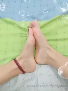 Like feets comment and gimme likes thardys_