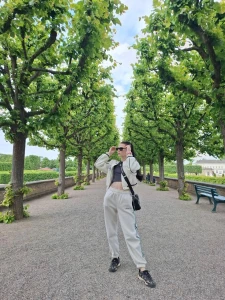 Hey everyone can you guess where i m at