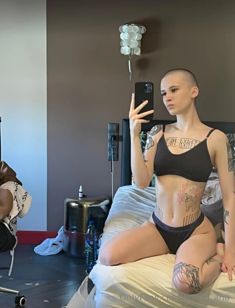 Busty short hair koly_moly wants to share her nudes with you help this part 56 