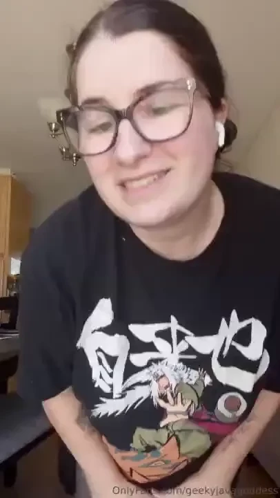 Can you guess if i m wearing any underwear 