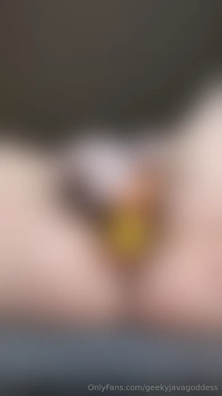 Starting the day off with some anal dildo training 