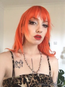 I kinda miss my hair being bright but i feel like im too mature for it part 5