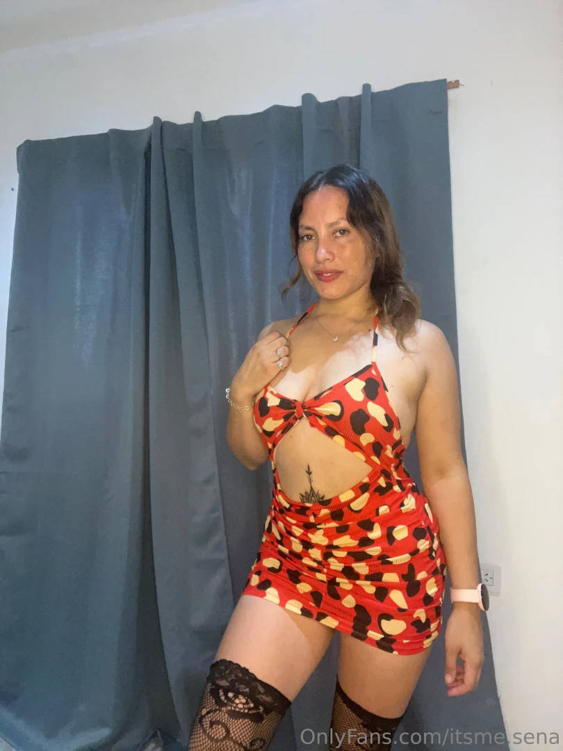 Be honest is this outfit turning you on slide in my dms 