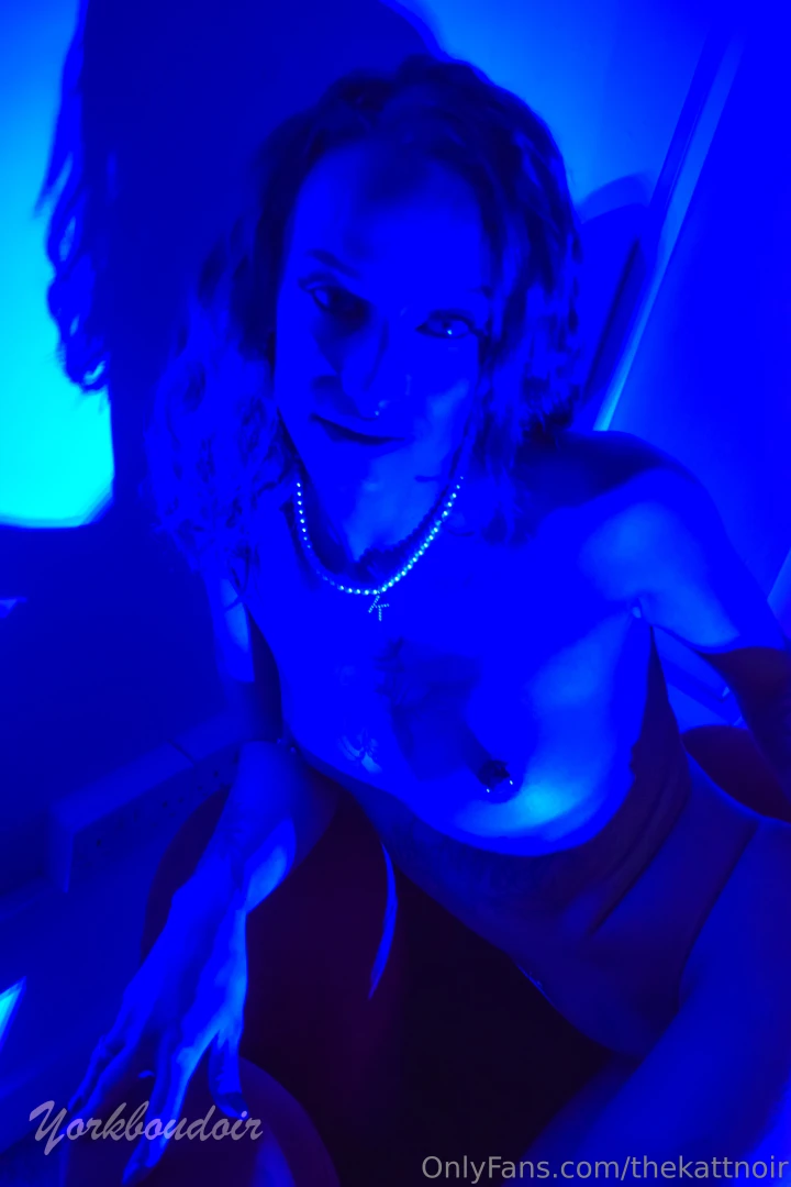 Solo photoset by ian t - york boudoir playing with light and a funky part 34 