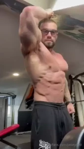 Some post workout flexing and posing looking at doing growth hormone