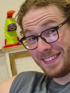 Just discovered that from now i have to wear glasses aaaaall the time