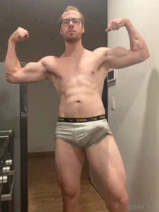 I ve been feeling fucking huge recently dm me boy