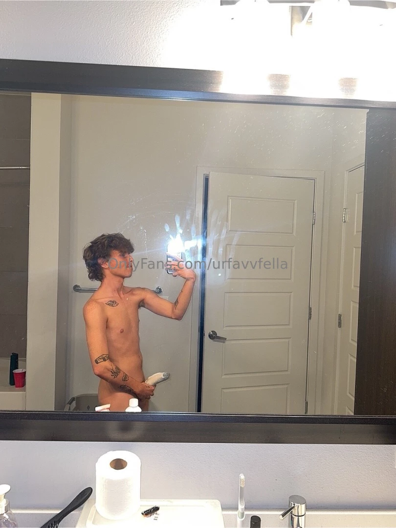 Who wants to smell this sock after i use it 