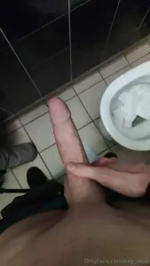 Kinda need company in the uni s bathroom