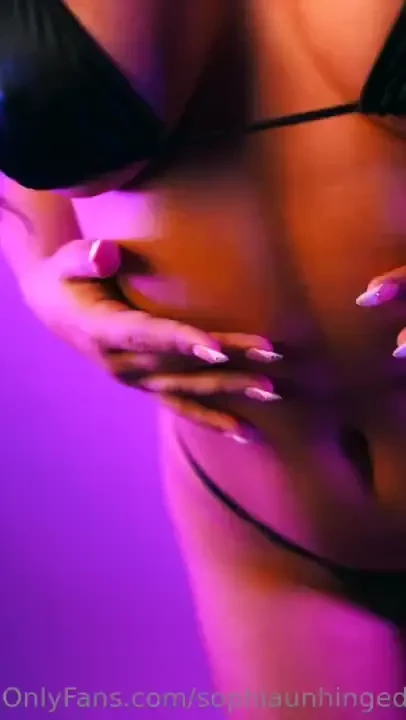 Sophiaunhinged 