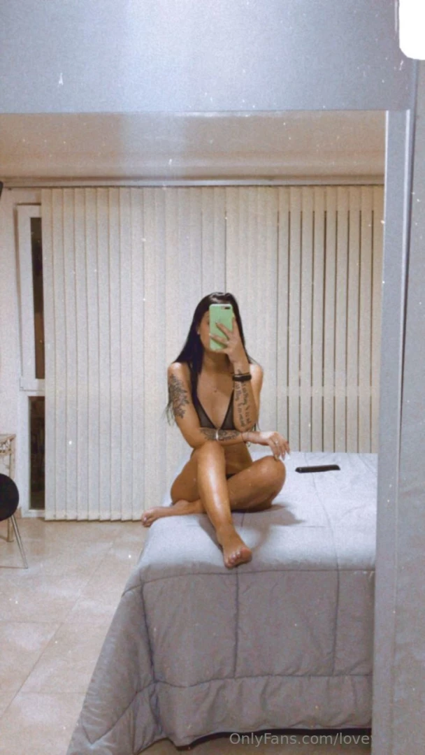 Who wants to ruin these sheets with me 