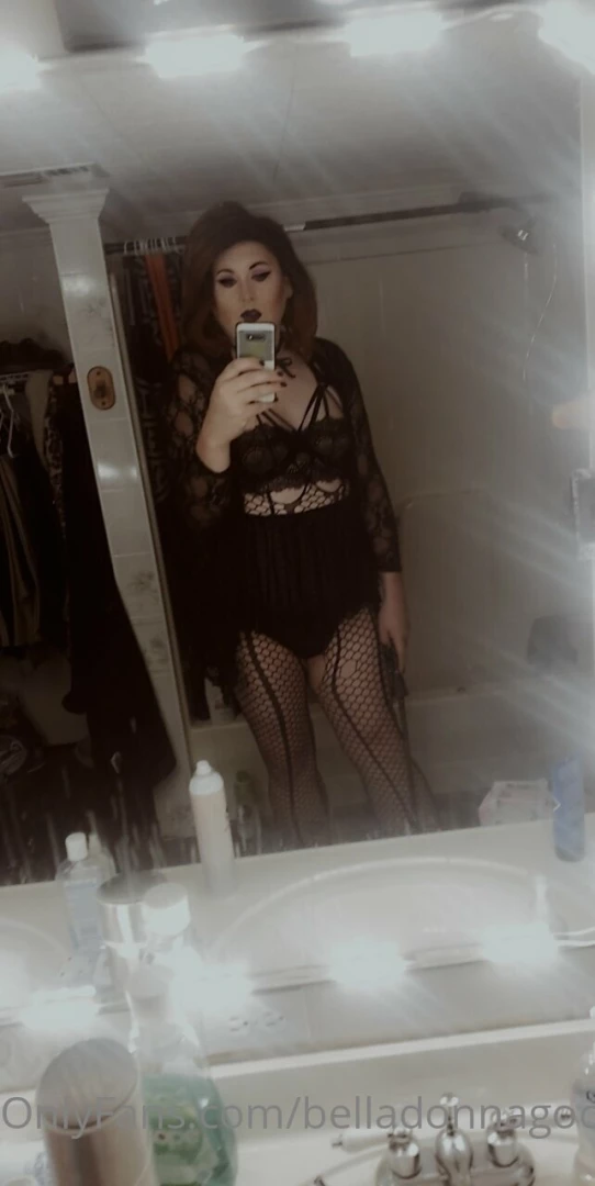 Well i might as well show you all my outfit i was wearing part 1 