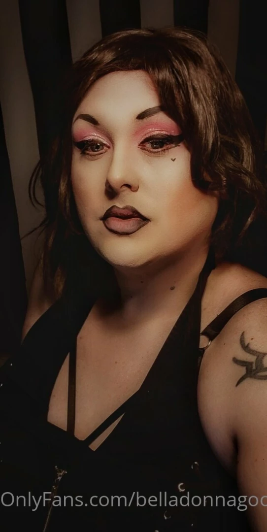 I decided to try something new with my makeup what do you guys think 