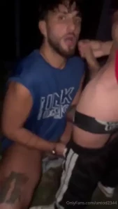 I due twinketti cazzuti alla fine mi hanno riempito la faccia di