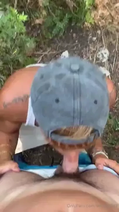 Che fai non lo succhi un ragazzetto prima di andare al lavoro cazzo 