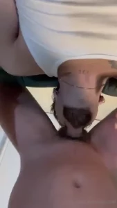 Quanto amo prendere il cazzo in gola cosa e sentirlo pulsare nella mia part 1