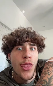 Little bit of silliness for your feed