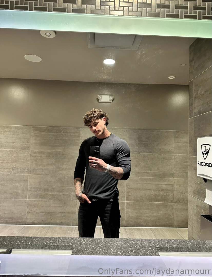 Bathroom selfie game strong 