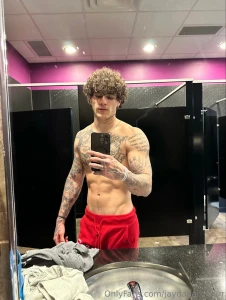 Red flag nah just my sweatpants