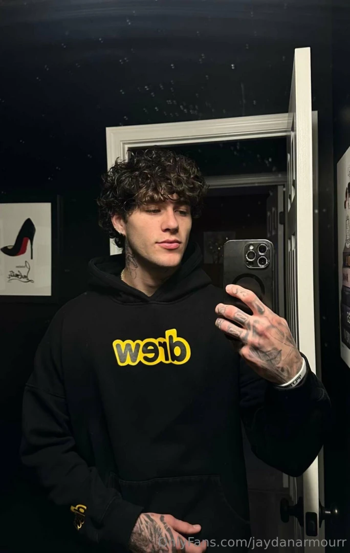 Caught myself looking good figured you d wanna see it too 