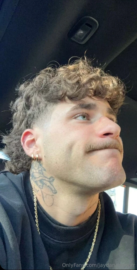 Lookin like this cause nobody s ridin me tonight 