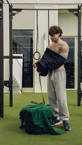 Gym selfie tradition