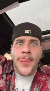 I stick it out when i m hungry and i m starving for you