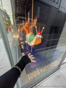 Just met the louis vuitton snail my life will never be the same