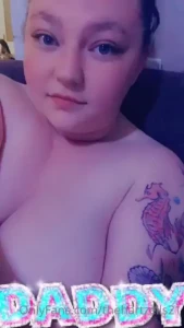 Like comment show your girl some i wanna know who sees my photos