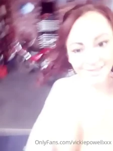 Quick behind the scenes in the studio xx