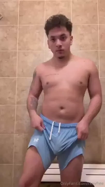 Caught stroking in the gym showers by a cruiser 