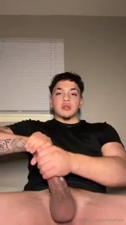 I love jerking off my big cock 