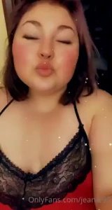 Hope y all like red and kisses