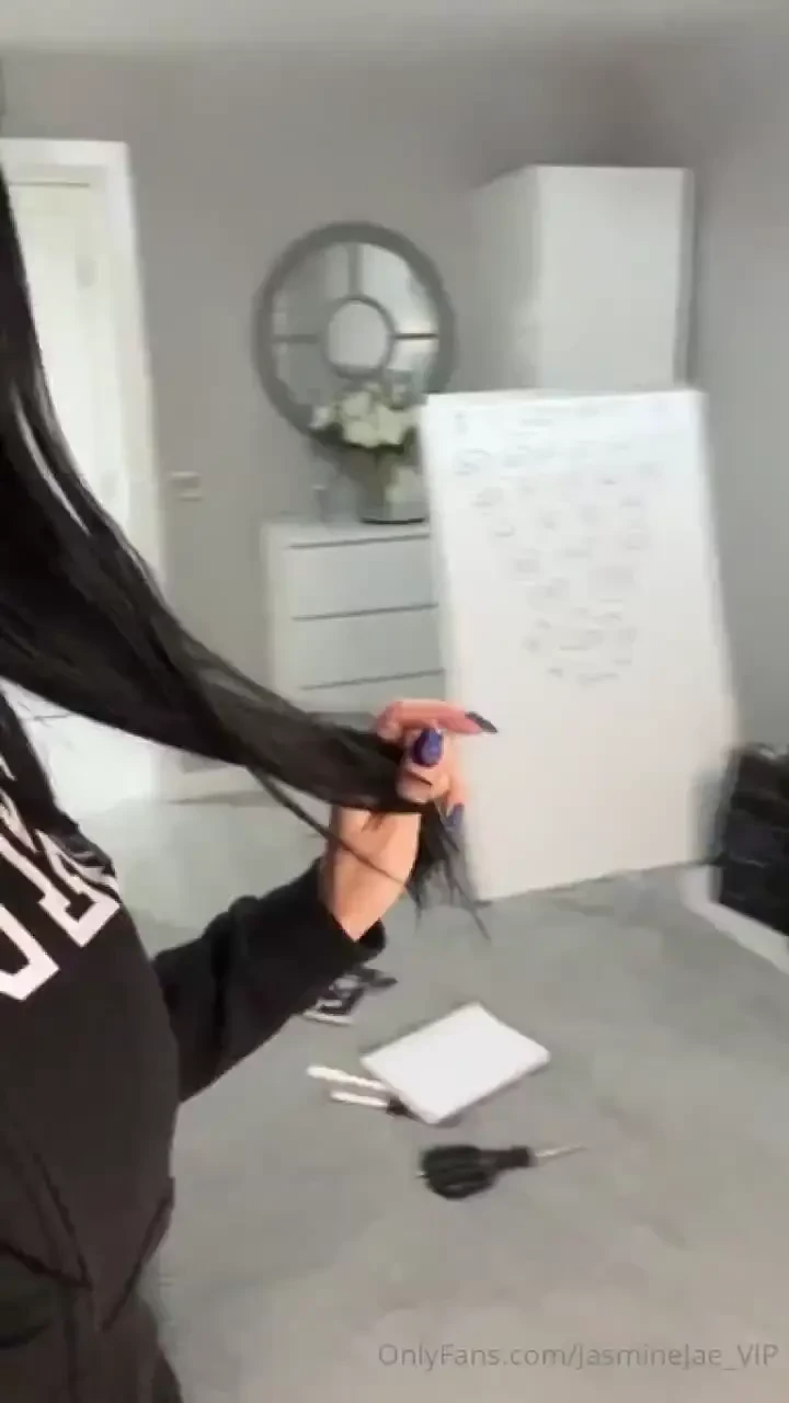 Just 2 hours before my live show kicks off so get those wallets topped 