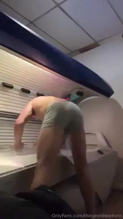 Id love if you walked in on me here 