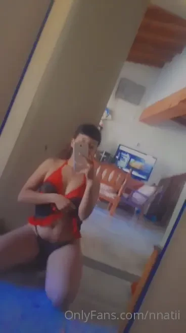 Hola papi si me dejas tip te mando de regalito un video exclusivo al 