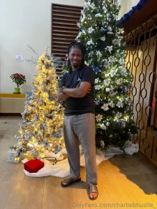 Merry chrimmmaaaaa you all we love yall