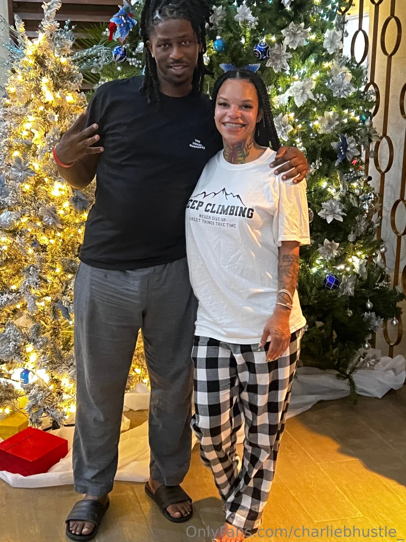 Merry chrimmmaaaaa you all we love yall part 4 