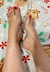 Suck on my christmas red toes