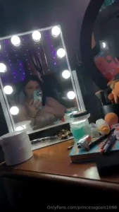 Someone need to play with my tits